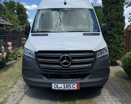 Белый Мерседес Sprinter, объемом двигателя 0 л и пробегом 135 тыс. км за 39851 $, фото 2 на Automoto.ua