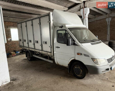 Белый Мерседес Sprinter, объемом двигателя 0 л и пробегом 250 тыс. км за 9200 $, фото 2 на Automoto.ua