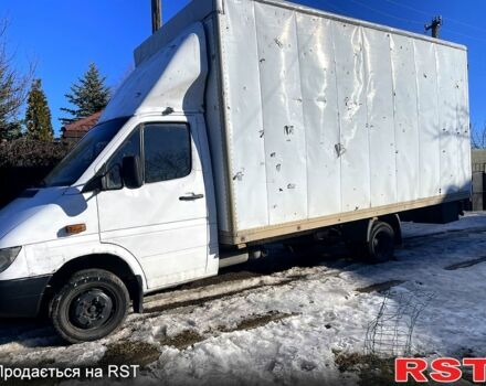 Белый Мерседес Sprinter, объемом двигателя 2.1 л и пробегом 200 тыс. км за 7500 $, фото 3 на Automoto.ua