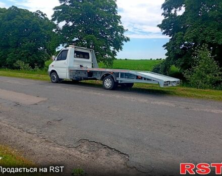 Белый Мерседес Sprinter, объемом двигателя 2.2 л и пробегом 300 тыс. км за 12000 $, фото 2 на Automoto.ua