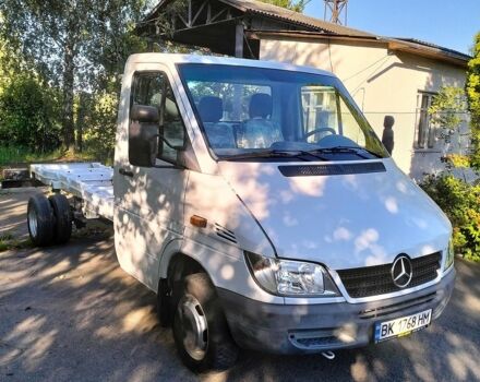Белый Мерседес Sprinter, объемом двигателя 2.4 л и пробегом 322 тыс. км за 17500 $, фото 2 на Automoto.ua