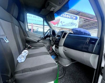 Белый Мерседес Sprinter, объемом двигателя 3 л и пробегом 735 тыс. км за 12500 $, фото 4 на Automoto.ua