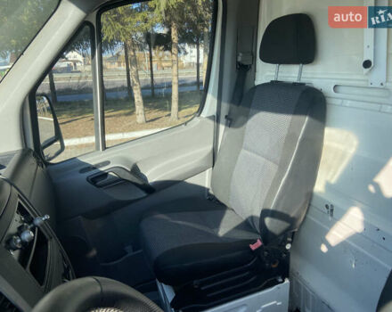 Белый Мерседес Sprinter, объемом двигателя 2.2 л и пробегом 280 тыс. км за 12700 $, фото 14 на Automoto.ua