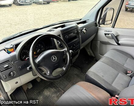 Белый Мерседес Sprinter, объемом двигателя 2.2 л и пробегом 305 тыс. км за 14900 $, фото 9 на Automoto.ua