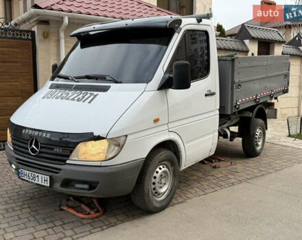 Белый Мерседес Sprinter, объемом двигателя 2.15 л и пробегом 322 тыс. км за 11500 $, фото 5 на Automoto.ua