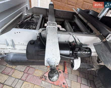 Белый Мерседес Sprinter, объемом двигателя 2.15 л и пробегом 322 тыс. км за 11500 $, фото 9 на Automoto.ua