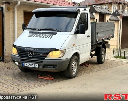 Белый Мерседес Sprinter, объемом двигателя 2.2 л и пробегом 322 тыс. км за 11500 $, фото 2 на Automoto.ua