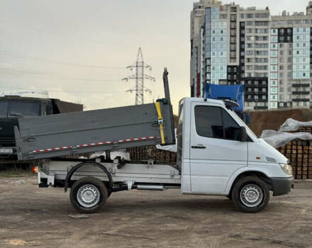 Белый Мерседес Sprinter, объемом двигателя 2.15 л и пробегом 290 тыс. км за 12500 $, фото 4 на Automoto.ua