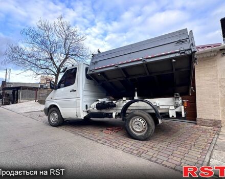 Белый Мерседес Sprinter, объемом двигателя 2.2 л и пробегом 322 тыс. км за 11500 $, фото 6 на Automoto.ua