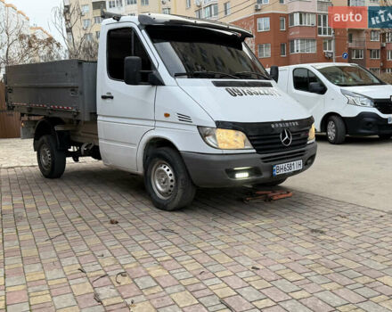 Белый Мерседес Sprinter, объемом двигателя 2.15 л и пробегом 322 тыс. км за 11500 $, фото 2 на Automoto.ua