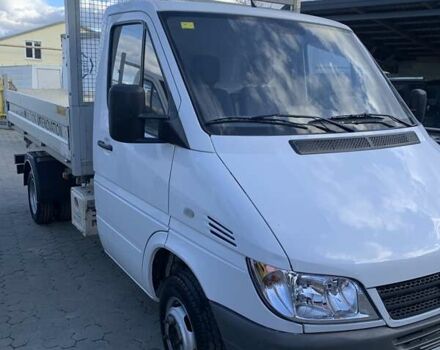 Белый Мерседес Sprinter, объемом двигателя 2.15 л и пробегом 340 тыс. км за 15500 $, фото 2 на Automoto.ua