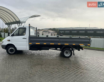 Белый Мерседес Sprinter, объемом двигателя 2.7 л и пробегом 451 тыс. км за 18700 $, фото 4 на Automoto.ua