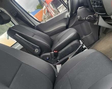 Белый Мерседес Sprinter, объемом двигателя 2.2 л и пробегом 240 тыс. км за 20300 $, фото 2 на Automoto.ua