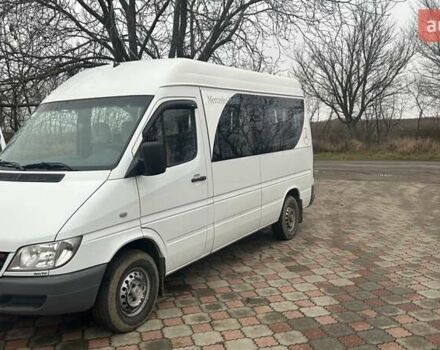Белый Мерседес Sprinter, объемом двигателя 2.15 л и пробегом 228 тыс. км за 11580 $, фото 1 на Automoto.ua