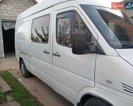 Белый Мерседес Sprinter, объемом двигателя 2.2 л и пробегом 350 тыс. км за 6600 $, фото 11 на Automoto.ua