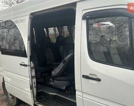 Белый Мерседес Sprinter, объемом двигателя 2.15 л и пробегом 228 тыс. км за 11580 $, фото 6 на Automoto.ua
