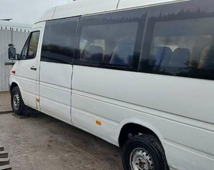 Белый Мерседес Sprinter, объемом двигателя 2.15 л и пробегом 720 тыс. км за 6000 $, фото 1 на Automoto.ua