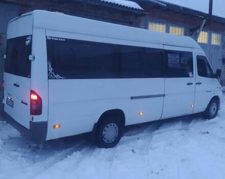 Белый Мерседес Sprinter, объемом двигателя 2.15 л и пробегом 965 тыс. км за 12000 $, фото 2 на Automoto.ua