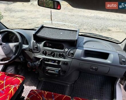 Белый Мерседес Sprinter, объемом двигателя 0 л и пробегом 560 тыс. км за 13600 $, фото 5 на Automoto.ua