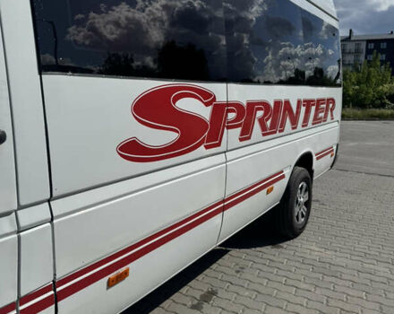Белый Мерседес Sprinter, объемом двигателя 2.15 л и пробегом 850 тыс. км за 16100 $, фото 3 на Automoto.ua