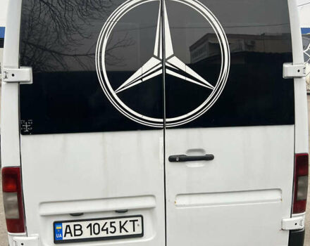 Белый Мерседес Sprinter, объемом двигателя 2.2 л и пробегом 500 тыс. км за 12000 $, фото 1 на Automoto.ua
