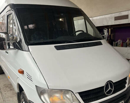 Белый Мерседес Sprinter, объемом двигателя 2.2 л и пробегом 500 тыс. км за 10000 $, фото 3 на Automoto.ua
