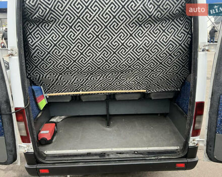 Белый Мерседес Sprinter, объемом двигателя 2.2 л и пробегом 500 тыс. км за 12000 $, фото 7 на Automoto.ua