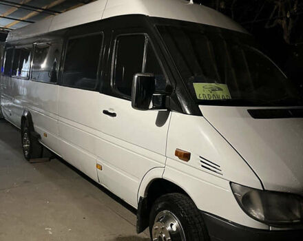 Белый Мерседес Sprinter, объемом двигателя 2.2 л и пробегом 500 тыс. км за 10000 $, фото 6 на Automoto.ua