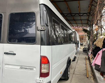 Белый Мерседес Sprinter, объемом двигателя 2.2 л и пробегом 500 тыс. км за 10000 $, фото 5 на Automoto.ua