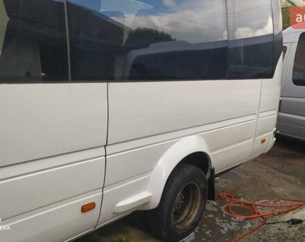 Белый Мерседес Sprinter, объемом двигателя 2.69 л и пробегом 100 тыс. км за 21000 $, фото 1 на Automoto.ua