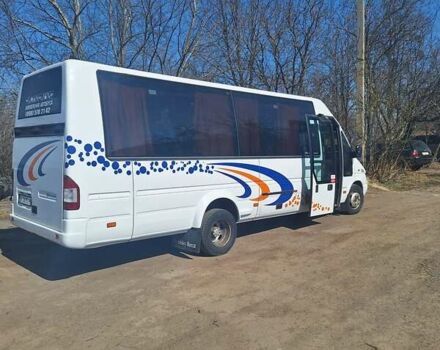 Белый Мерседес Sprinter, объемом двигателя 2.69 л и пробегом 300 тыс. км за 26500 $, фото 2 на Automoto.ua