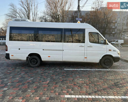Белый Мерседес Sprinter, объемом двигателя 2.69 л и пробегом 356 тыс. км за 16500 $, фото 4 на Automoto.ua