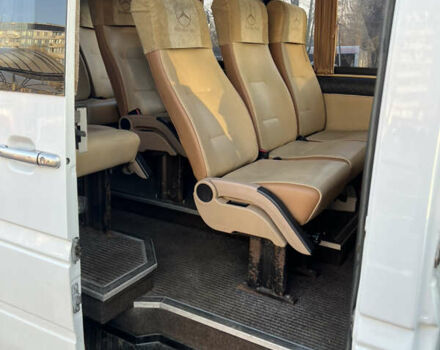 Белый Мерседес Sprinter, объемом двигателя 2.69 л и пробегом 356 тыс. км за 16500 $, фото 9 на Automoto.ua