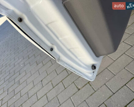 Білий Мерседес Sprinter, об'ємом двигуна 2.2 л та пробігом 346 тис. км за 32999 $, фото 38 на Automoto.ua