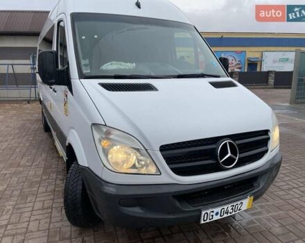Белый Мерседес Sprinter, объемом двигателя 2.2 л и пробегом 350 тыс. км за 26900 $, фото 1 на Automoto.ua