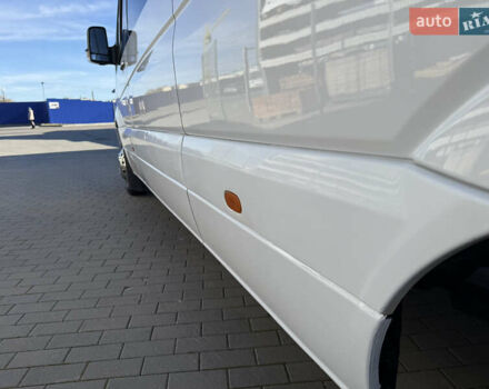 Білий Мерседес Sprinter, об'ємом двигуна 2.2 л та пробігом 346 тис. км за 32999 $, фото 45 на Automoto.ua