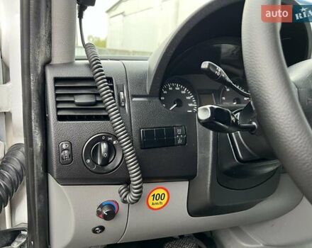 Белый Мерседес Sprinter, объемом двигателя 3 л и пробегом 427 тыс. км за 43490 $, фото 20 на Automoto.ua