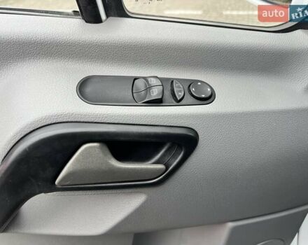 Белый Мерседес Sprinter, объемом двигателя 0 л и пробегом 424 тыс. км за 34990 $, фото 18 на Automoto.ua