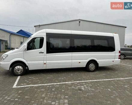 Белый Мерседес Sprinter, объемом двигателя 3 л и пробегом 427 тыс. км за 43490 $, фото 10 на Automoto.ua