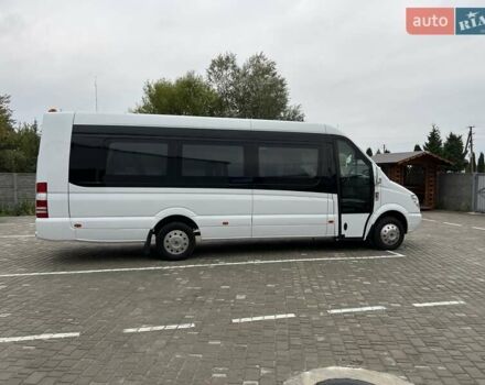 Белый Мерседес Sprinter, объемом двигателя 3 л и пробегом 427 тыс. км за 43490 $, фото 3 на Automoto.ua