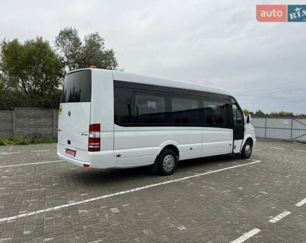 Белый Мерседес Sprinter, объемом двигателя 3 л и пробегом 427 тыс. км за 43490 $, фото 4 на Automoto.ua