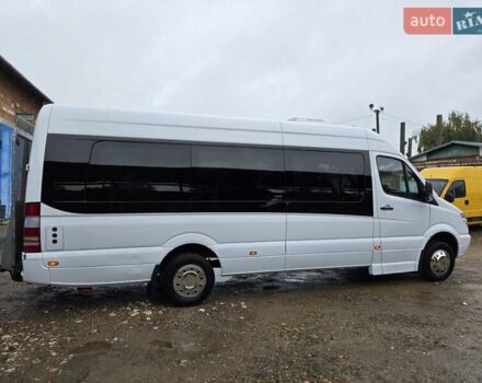 Белый Мерседес Sprinter, объемом двигателя 2.2 л и пробегом 260 тыс. км за 29650 $, фото 3 на Automoto.ua