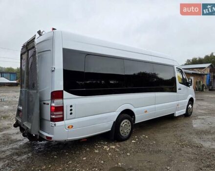 Белый Мерседес Sprinter, объемом двигателя 2.2 л и пробегом 260 тыс. км за 29650 $, фото 2 на Automoto.ua