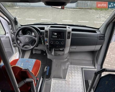 Белый Мерседес Sprinter, объемом двигателя 3 л и пробегом 427 тыс. км за 43490 $, фото 36 на Automoto.ua