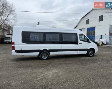 Белый Мерседес Sprinter, объемом двигателя 2.2 л и пробегом 406 тыс. км за 38500 $, фото 3 на Automoto.ua