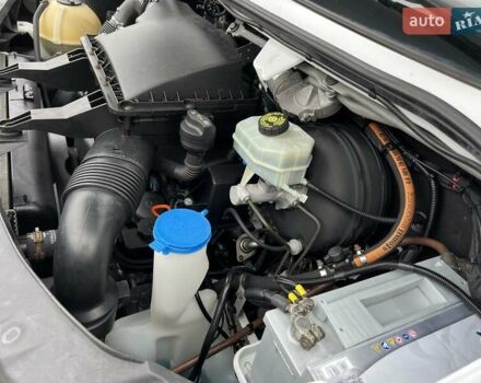 Белый Мерседес Sprinter, объемом двигателя 2.2 л и пробегом 406 тыс. км за 38500 $, фото 15 на Automoto.ua