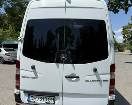 Белый Мерседес Sprinter, объемом двигателя 2.14 л и пробегом 500 тыс. км за 43500 $, фото 3 на Automoto.ua