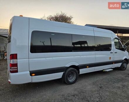 Белый Мерседес Sprinter, объемом двигателя 2.2 л и пробегом 334 тыс. км за 38700 $, фото 5 на Automoto.ua