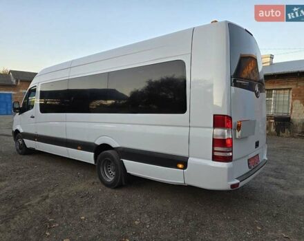 Белый Мерседес Sprinter, объемом двигателя 2.2 л и пробегом 334 тыс. км за 38700 $, фото 2 на Automoto.ua
