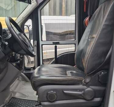 Белый Мерседес Sprinter, объемом двигателя 3 л и пробегом 340 тыс. км за 59900 $, фото 36 на Automoto.ua